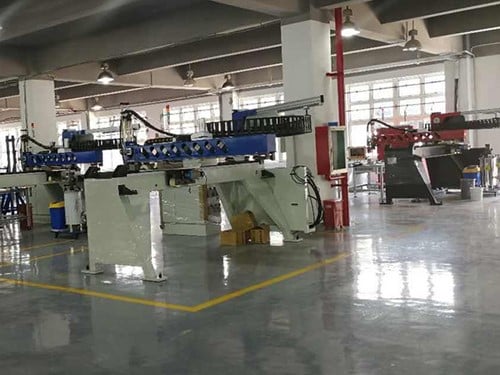 Xưởng lắp ráp máy tạo gioăng