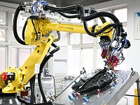 Hệ thống xử lý sơ bộ bằng plasma và tạo gioăng FIPFG bằng robot kép của SHANJIA là một cell sản xuất tự động tùy chỉnh, được thiết kế chuyên biệt cho xử lý bề mặt linh kiện ô tô và tạo gioăng xốp tại chỗ.