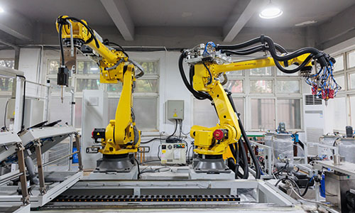 Hệ thống xử lý sơ bộ bằng plasma và tạo gioăng FIPFG bằng robot kép
